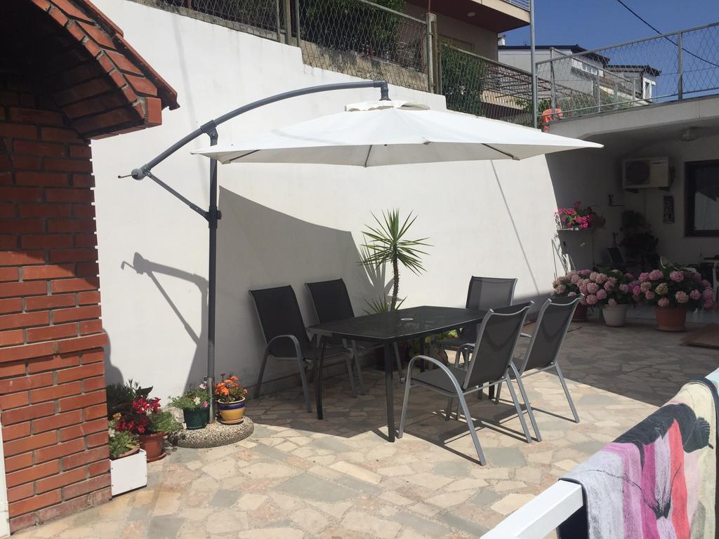 Apartment Satus Podstrana Exterior photo